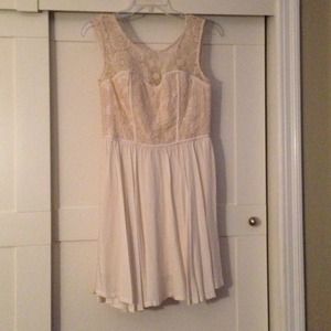 Gianni Bini dress, cream, Size 3