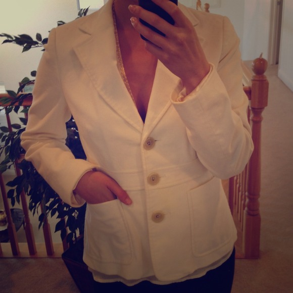 💢💢SOLD💢💢Cozy off white BR blazer