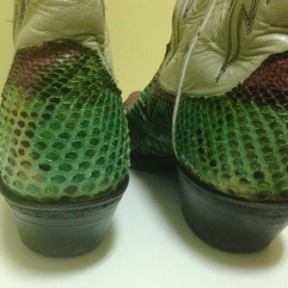 Host Pic ๐ White Leather/Alligator Justin Boots - Picture 3 of 4