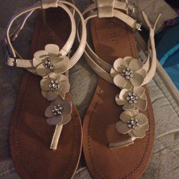 floral cream baige sandals.