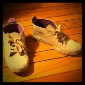 Canvas lace-up shoes