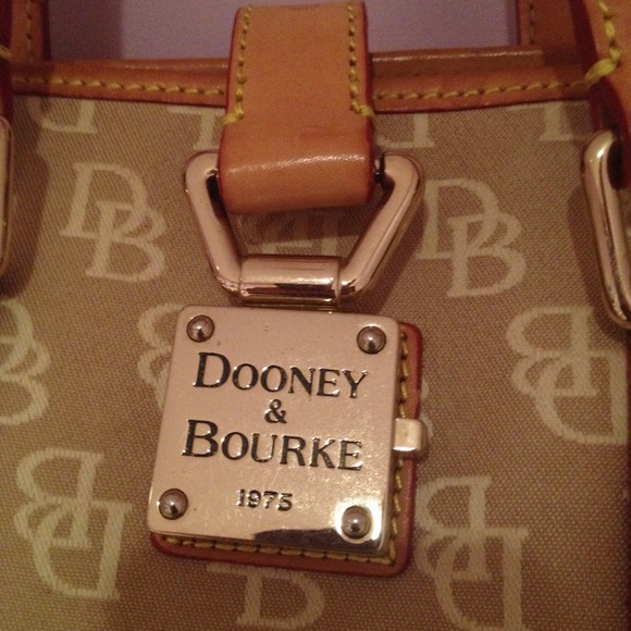 .: 👠REDUCED DOONEY & BOURKE BAG :. - Picture 2 of 4