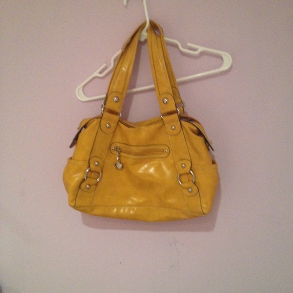 .: MUSTARD TOTE :.
