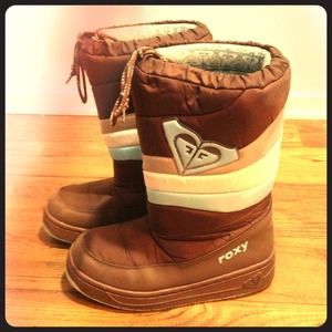 Roxy snow boots