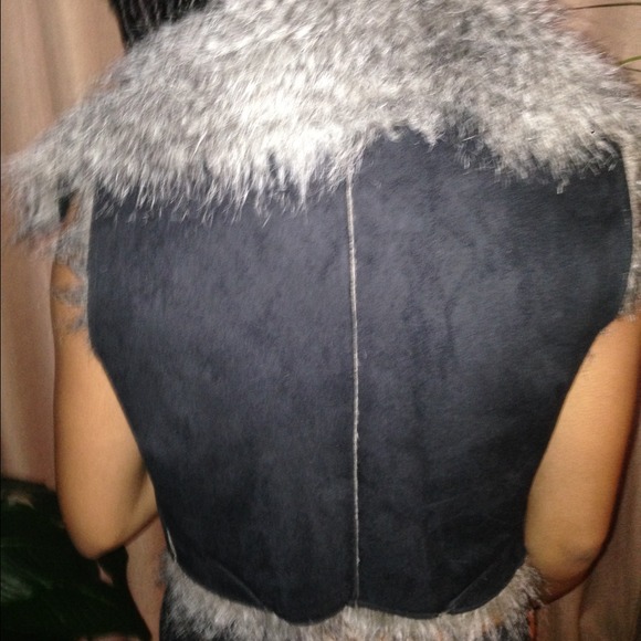 Vegan Fur on Suede Vest - Picture 3 of 4