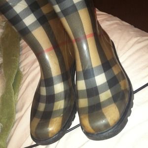Burberry boots