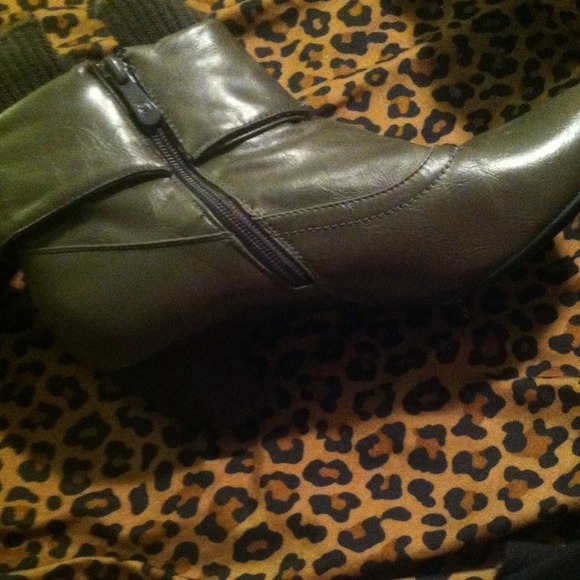 Booties! - Picture 4 of 4