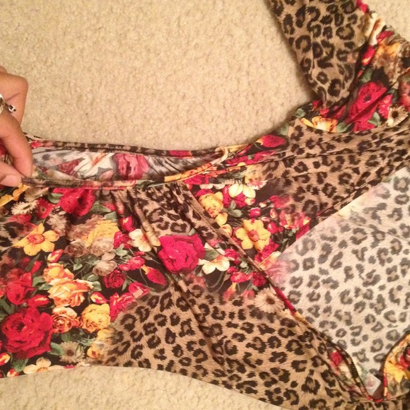 Leopard print with roses - Picture 3 of 3