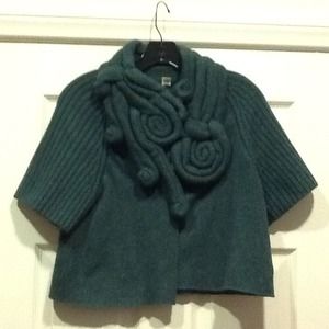 Beautiful sweater perfect for the fall.