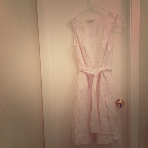 Donna Morgan white and pink dress