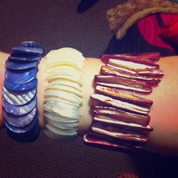 Bundle of 3 beautiful shell bracelets!