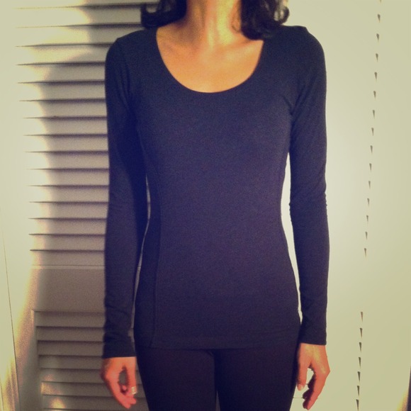 THEORY long sleeves t-shirt