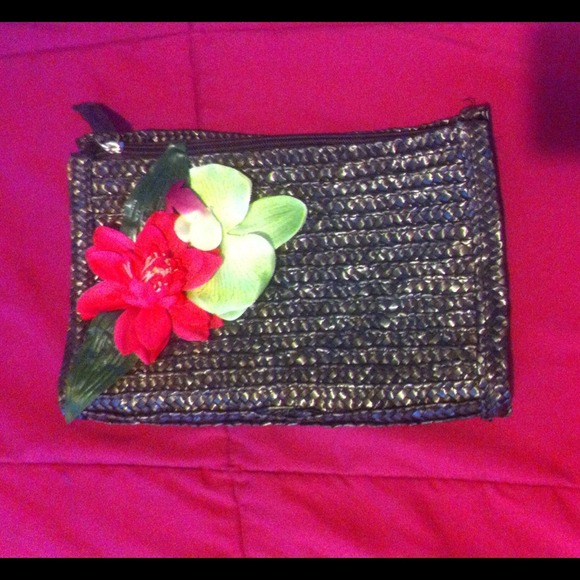 Hawaiian Flower Clutch🌺