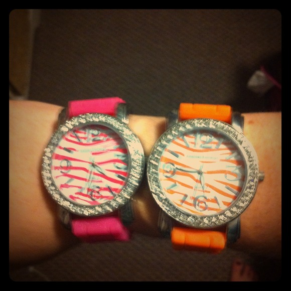 Bundle of 2 Zebra patterned watches!