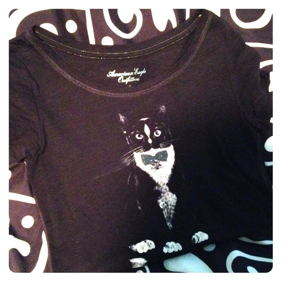Black Cat T-Shirt w/sparkly bow tie - Picture 1 of 1