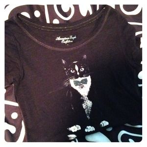 Black Cat T-Shirt w/sparkly bow tie