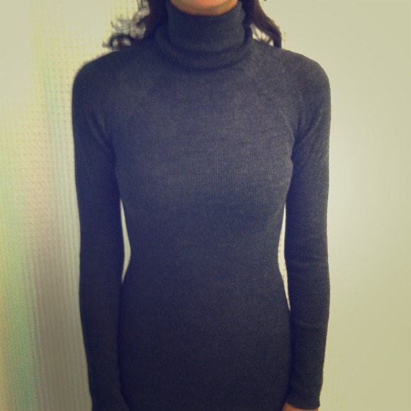 THEORY ribbed 💯 wool turtleneck