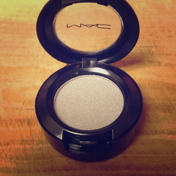 Mac eyeshadow Electra ( SOLD )