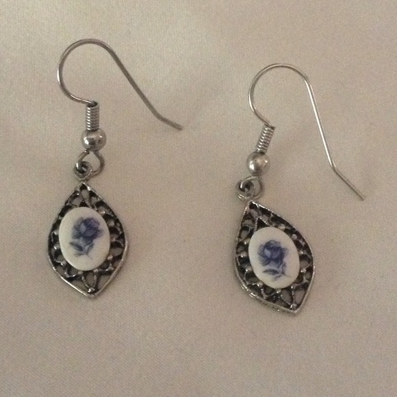 Silver Vintage Earrings w/ Blue Rose!!