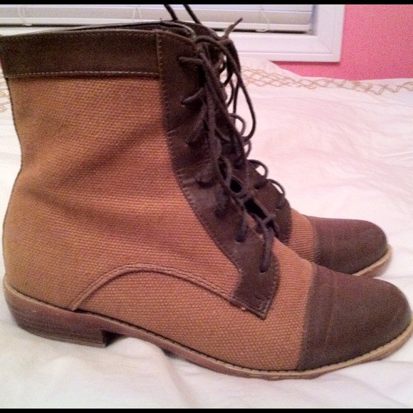 Boots - Brown lace up combat boots Boots - Brown lace up combat boots