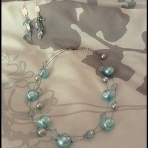 ⭐️AQUA BLUE BEADED Necklace and Earrings⭐️