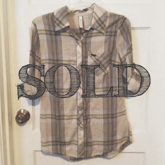 🚨 SOLD RVCA Plaid Button Up