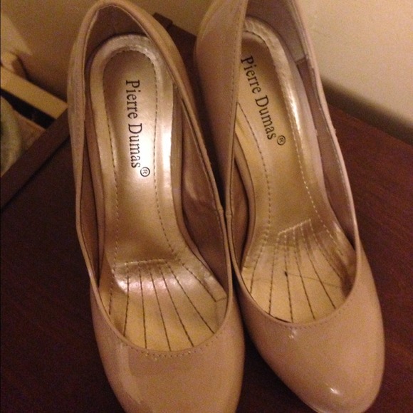 Shoe - Picture 2 of 3