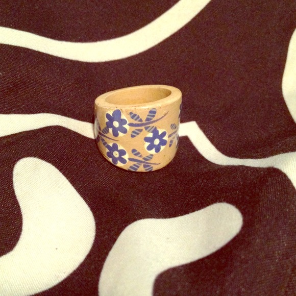Gorgeous Hand-Painted Wooden Ring - Picture 1 of 2