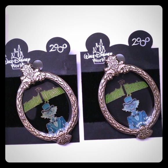 Disney pins
