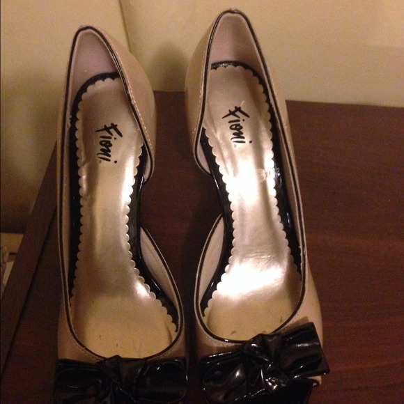 Shoe