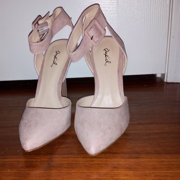 pointed toe pumps, nwt