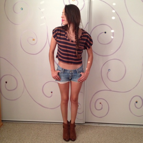 Striped crop top - Picture 2 of 2