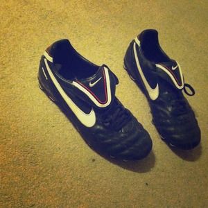 Nike soccer lax cleats