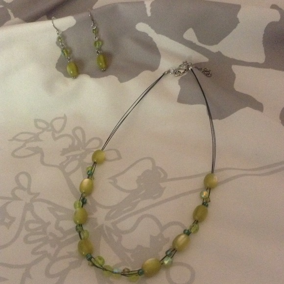 GREEN BEADED Necklace and Earrings!