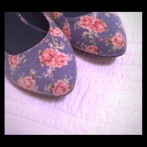 🎄Blue floral small heels