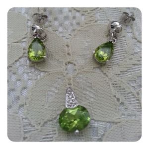 Reserved for @wanlovefashion. Jewelry set