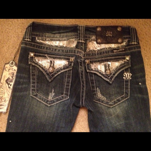 Miss Me super cute sequin studded back skinnies