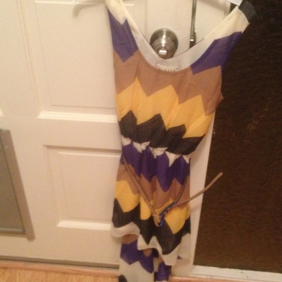 Dresses & Skirts - Hi low  dress in chevron print. HP🎉7/5 by DMV25.