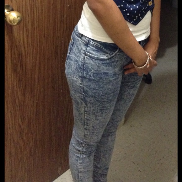 **Sold**Acid washed skinny jeans - Picture 4 of 4