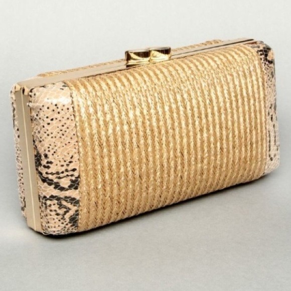 đGold tone woven clutch - Picture 4 of 4