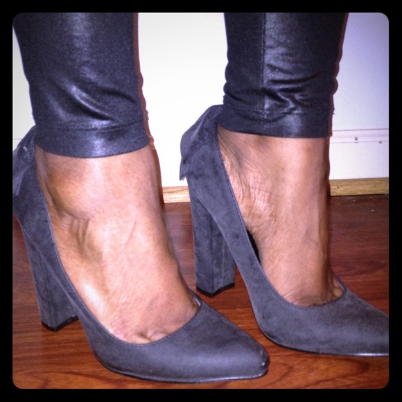 Grey Pumps❗SOLD❗