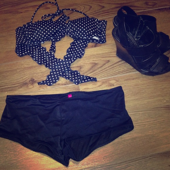 SOLD SOLD SOLD Polka dot swim top