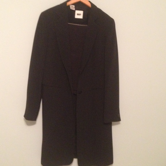 DKNY black pant suit. In perfect condition .