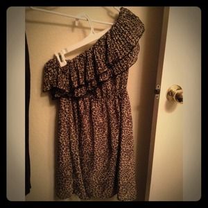 Off the shoulder leopard sun dress