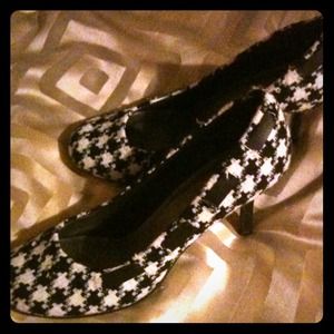 REDUCED!!Houndstooth Pumps