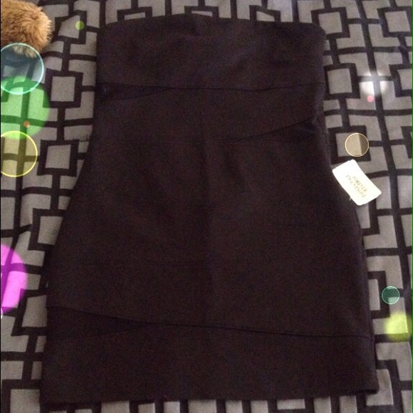 Body Con Strapless LBD