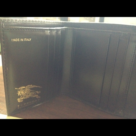 Burberry bi-fold wallet - Picture 3 of 3