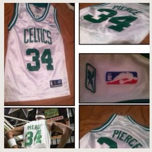 ✂️price cut ✂️ 🏀 Celtics Youth Jersey  🏀