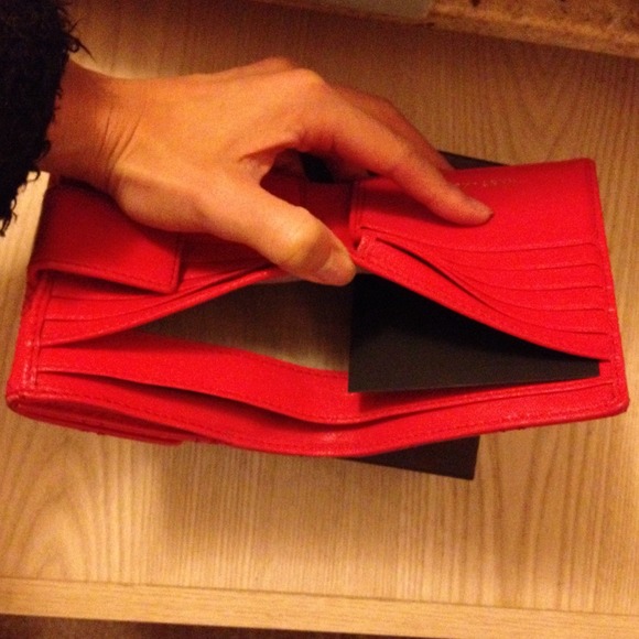 🚫SOLD🚫Authentic Marc Jacobs lambskin wallet - Picture 3 of 4