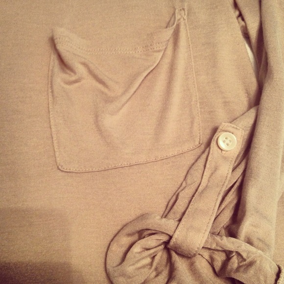 Nordstrom Top w/ Pocket✨✨ - Picture 2 of 4